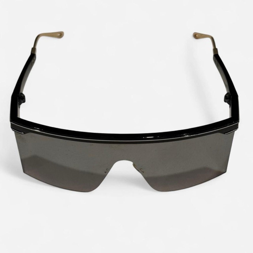 Modern Black Sunglasses